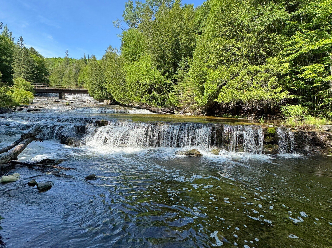 Au Train Falls-缪尼辛必去景点