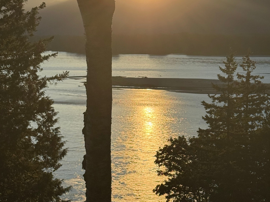 The Fraser River's Edge B&B Lodge主图
