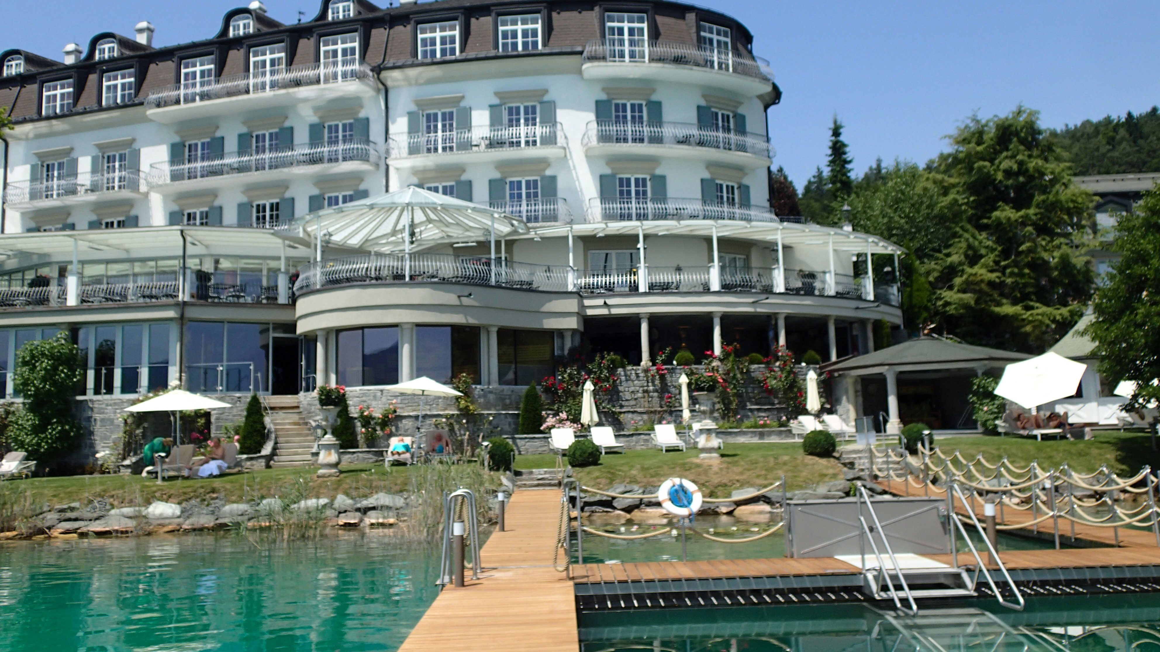 Hotel Schloss Seefels-泳池