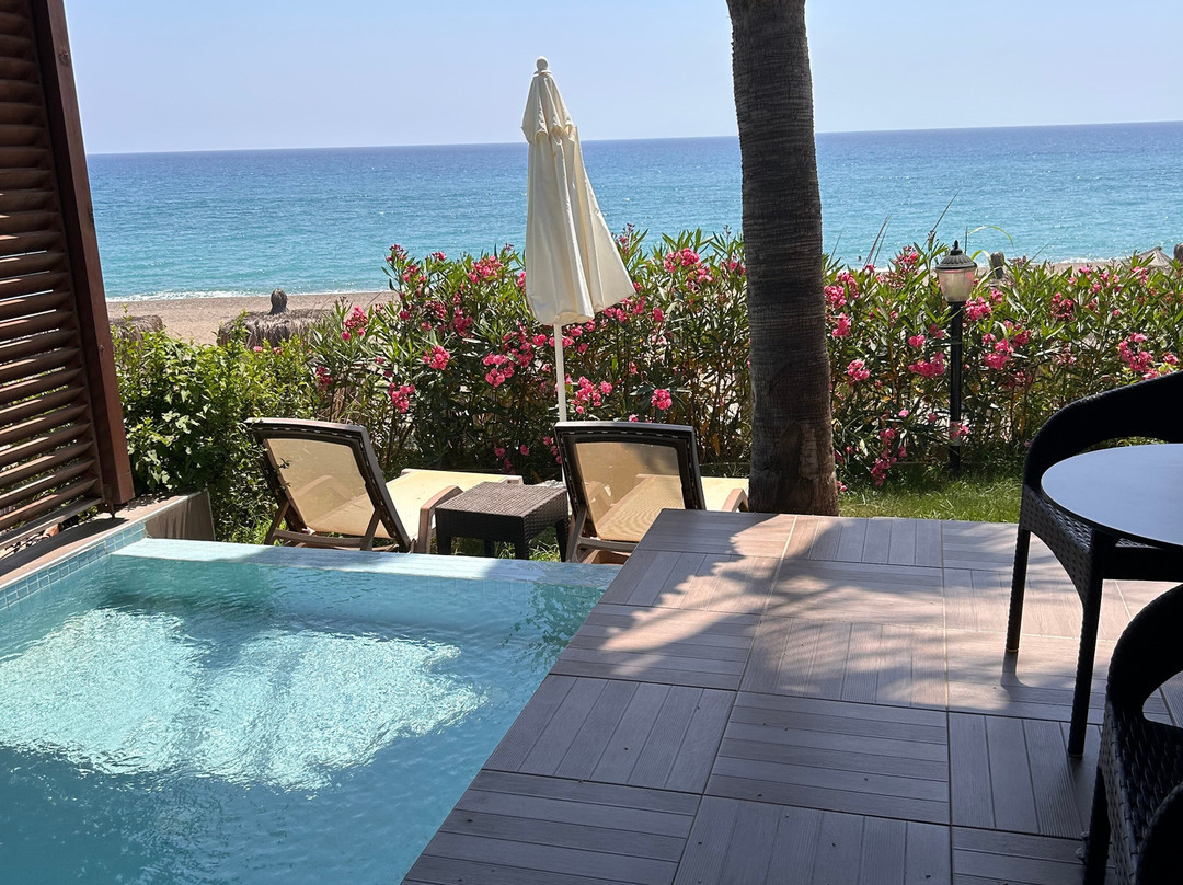 Adora Calma Beach Hotel主图