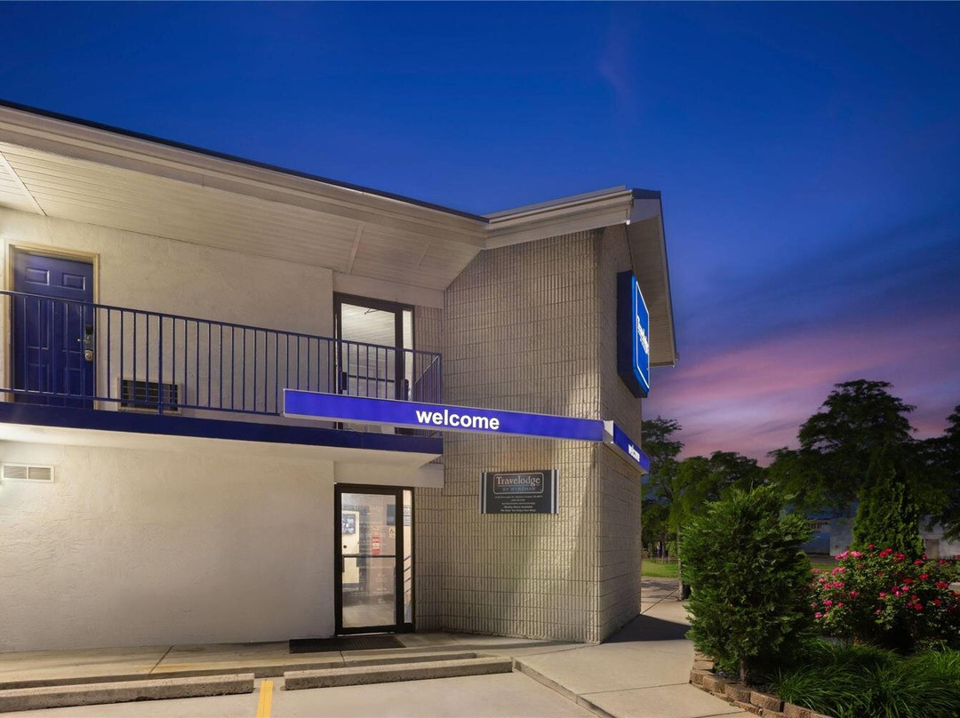 Travelodge by Wyndham Madison Heights MI