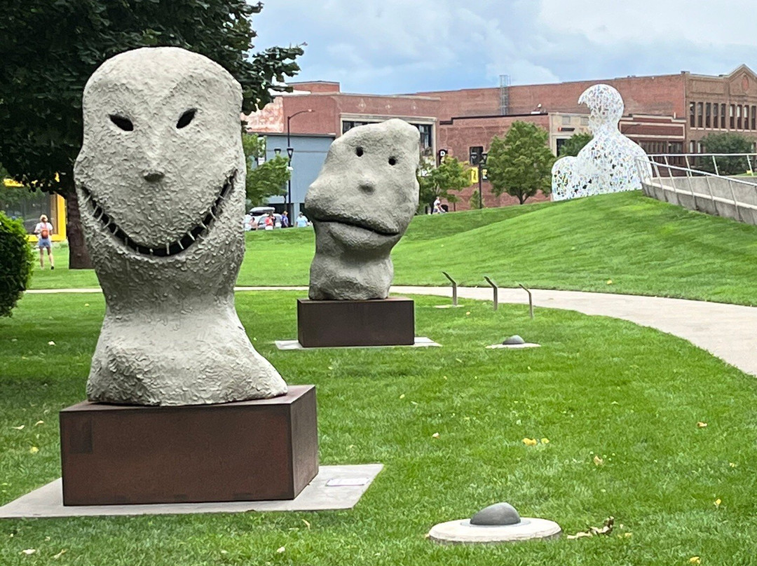 Pappajohn Sculpture Park-得梅因必去景点