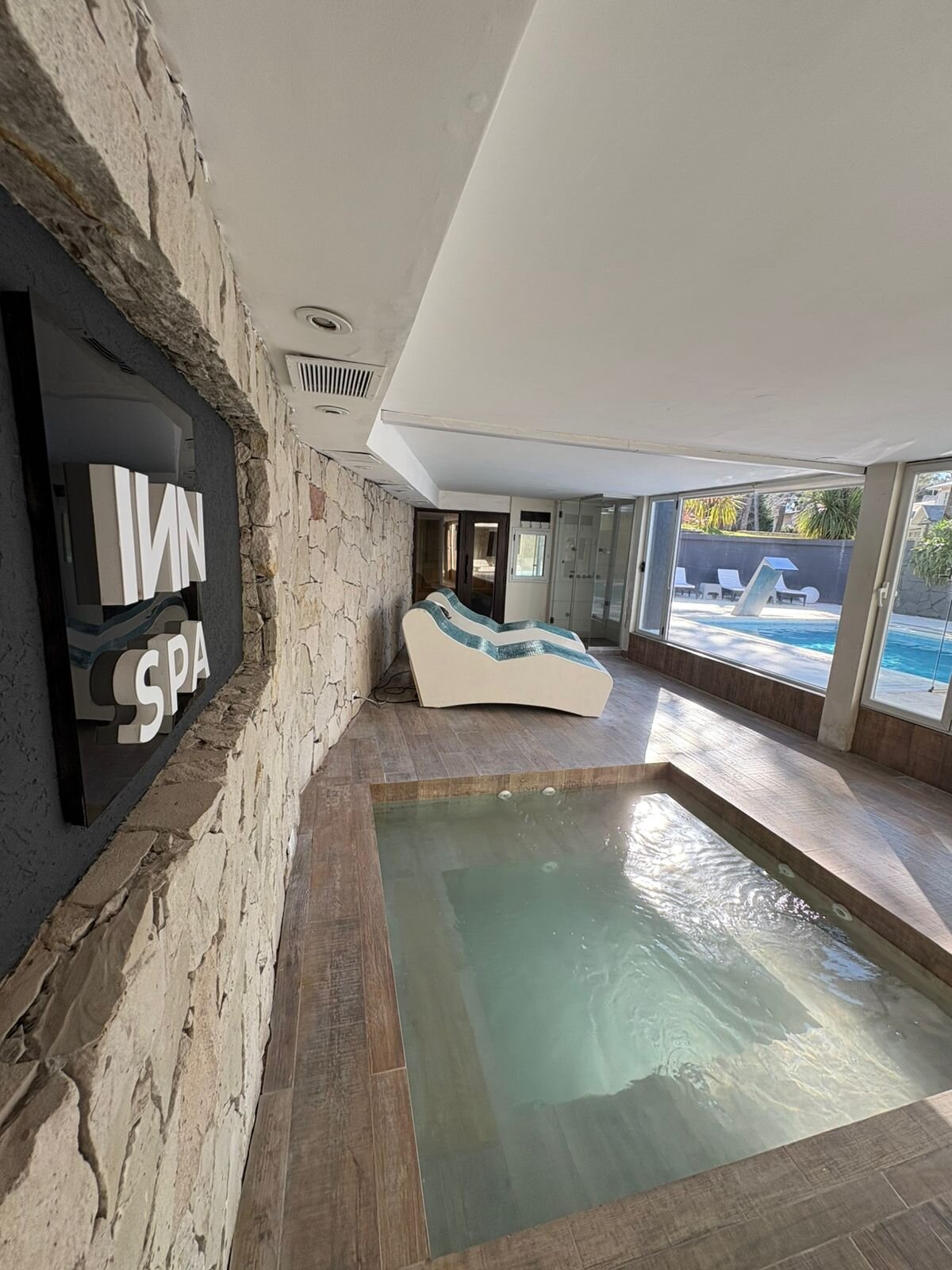 INN Carilo-泳池
