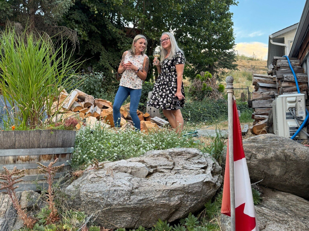 Howling Bluff Estate Winery-彭蒂克顿必去景点