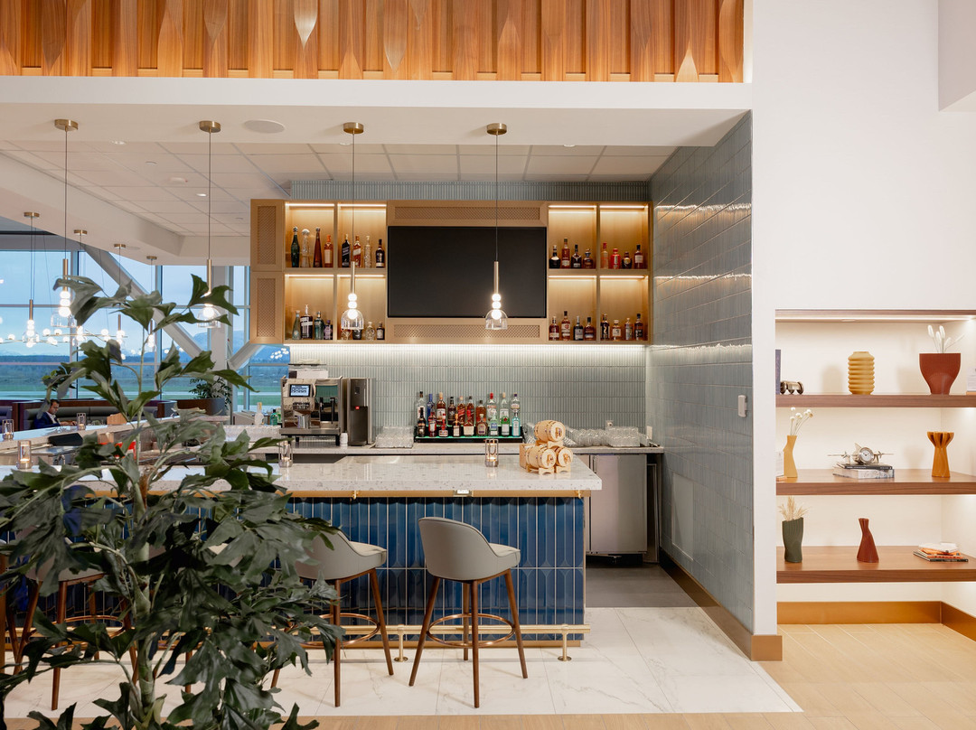 Plaza Premium First (International Departures, Pier D)-里士满必去景点