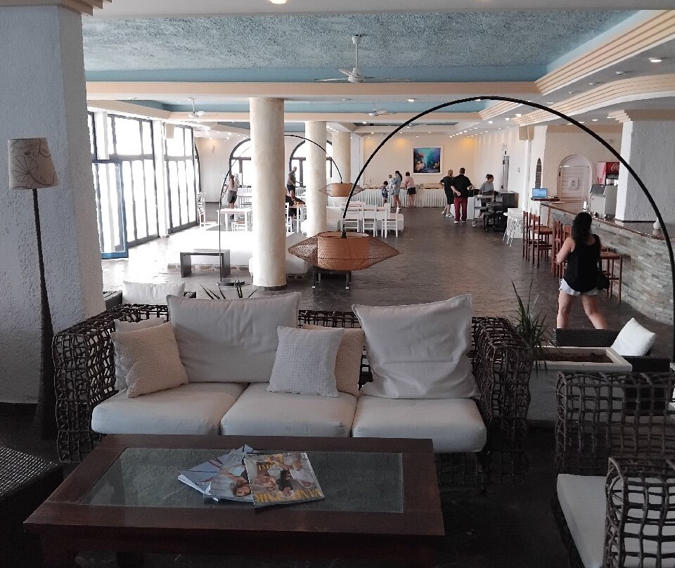 Andros Holiday Hotel主图