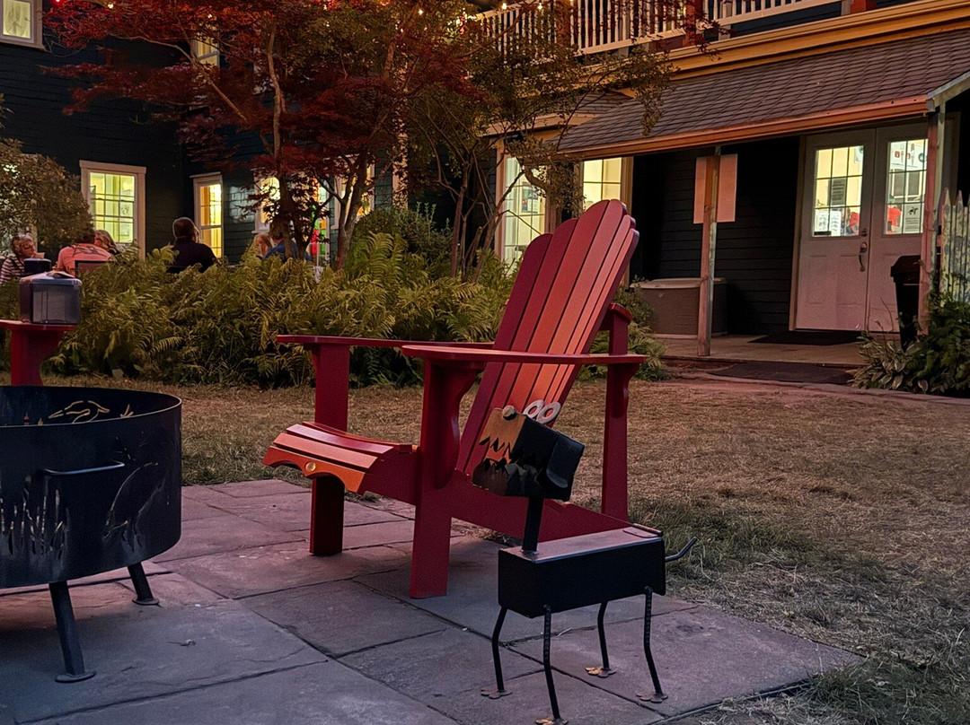 Holman's Heritage Suites主图