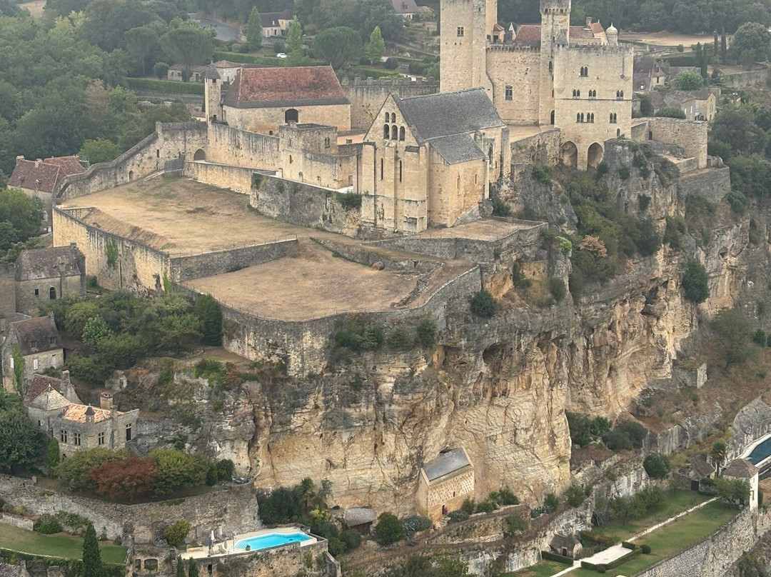Perigord Dordogne Montgolfieres-Castelnaud-la-Chapelle必去景点