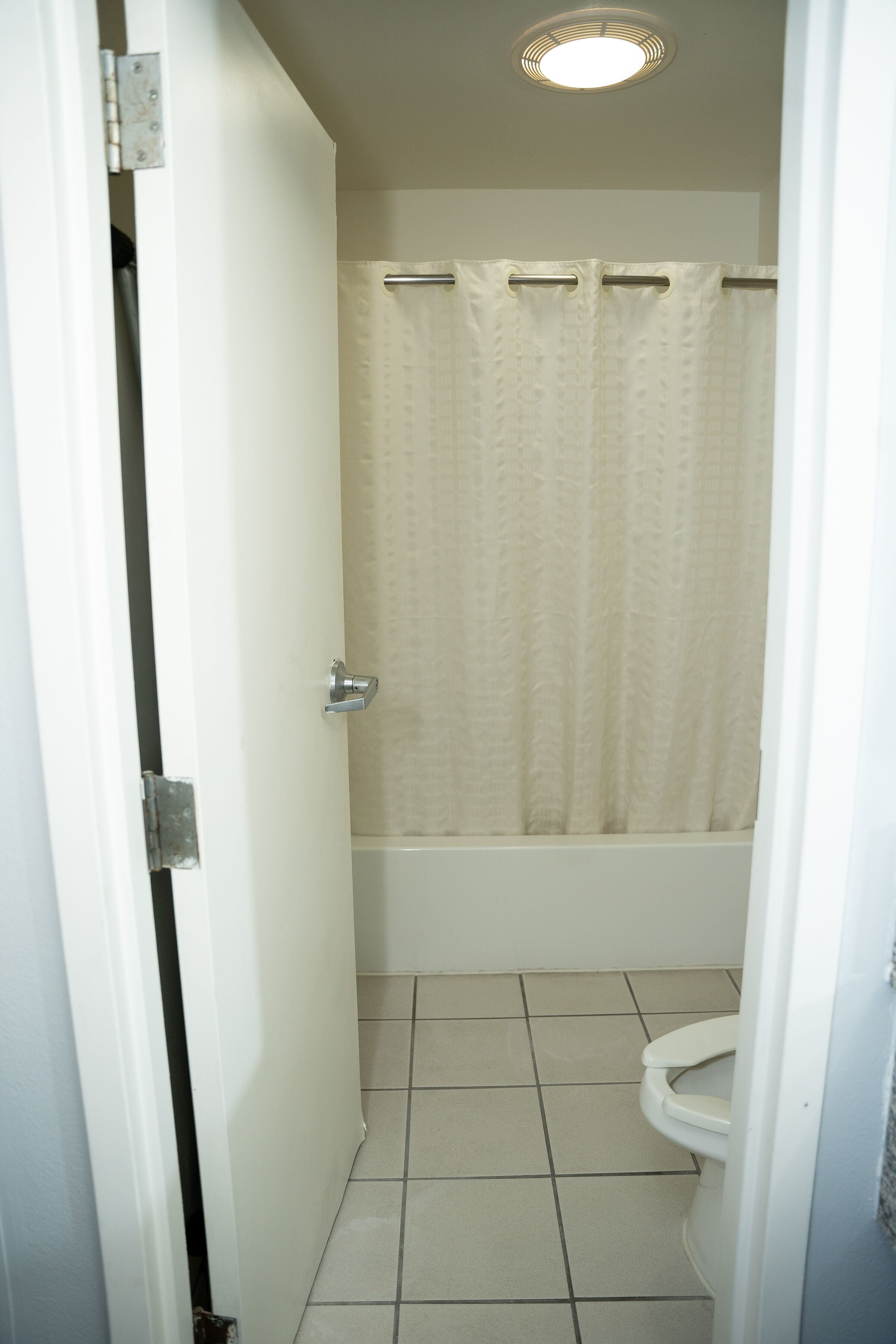 Value Inn - Livonia-浴室