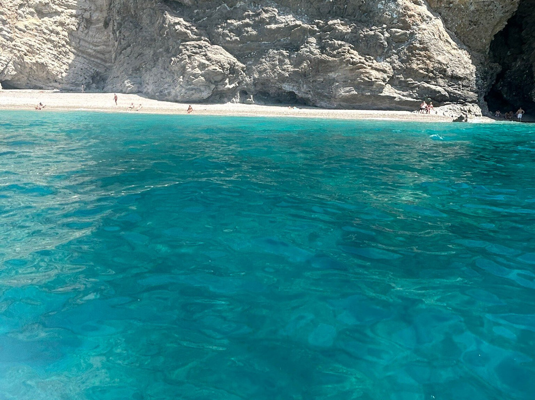 Corfu Explore Boats-Paleokastritsa必去景点