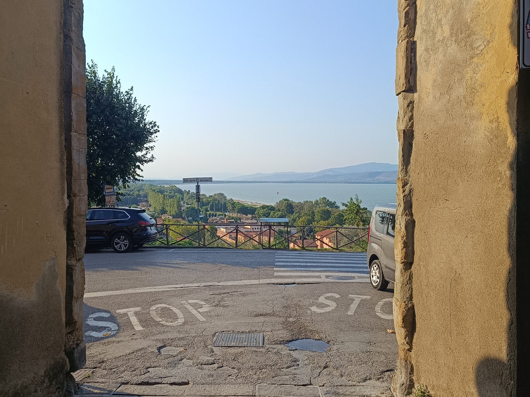 Porta Senese-Castiglione del Lago必去景点