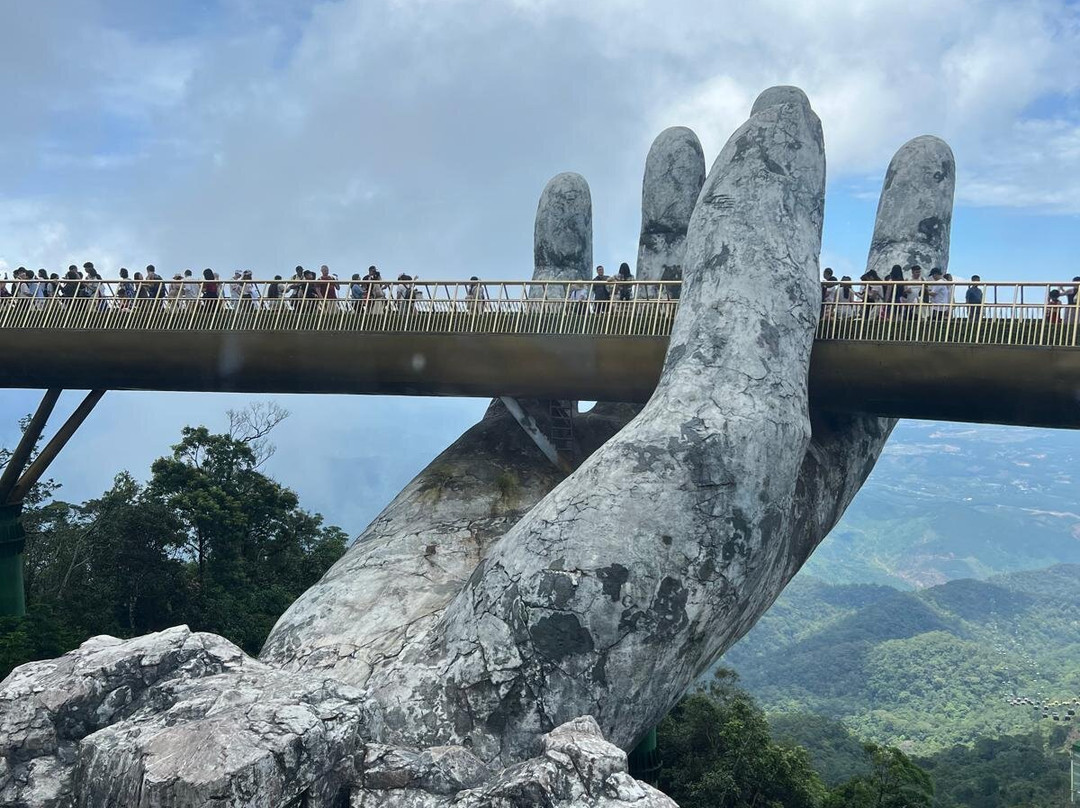 Golden Bridge-岘港必去景点