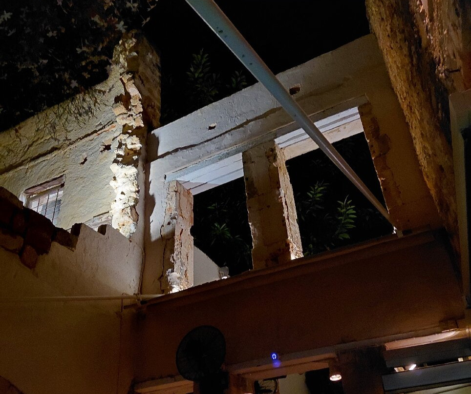 Sinagogi open air bar-干尼亚必去景点