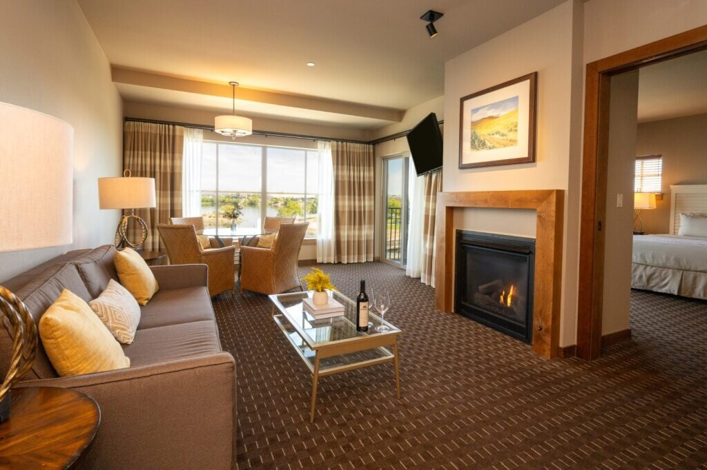 The Lodge at Columbia Point主图