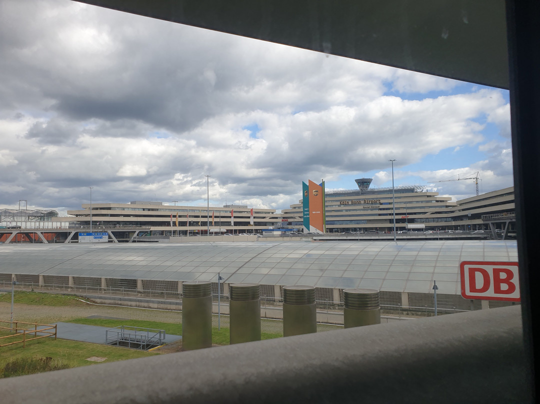 Moxy Cologne Bonn Airport主图