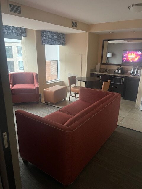 汉普顿麦迪逊市中心套房及酒店主图