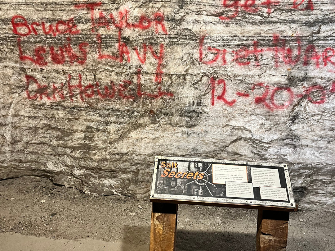 Strataca-Hutchinson必去景点