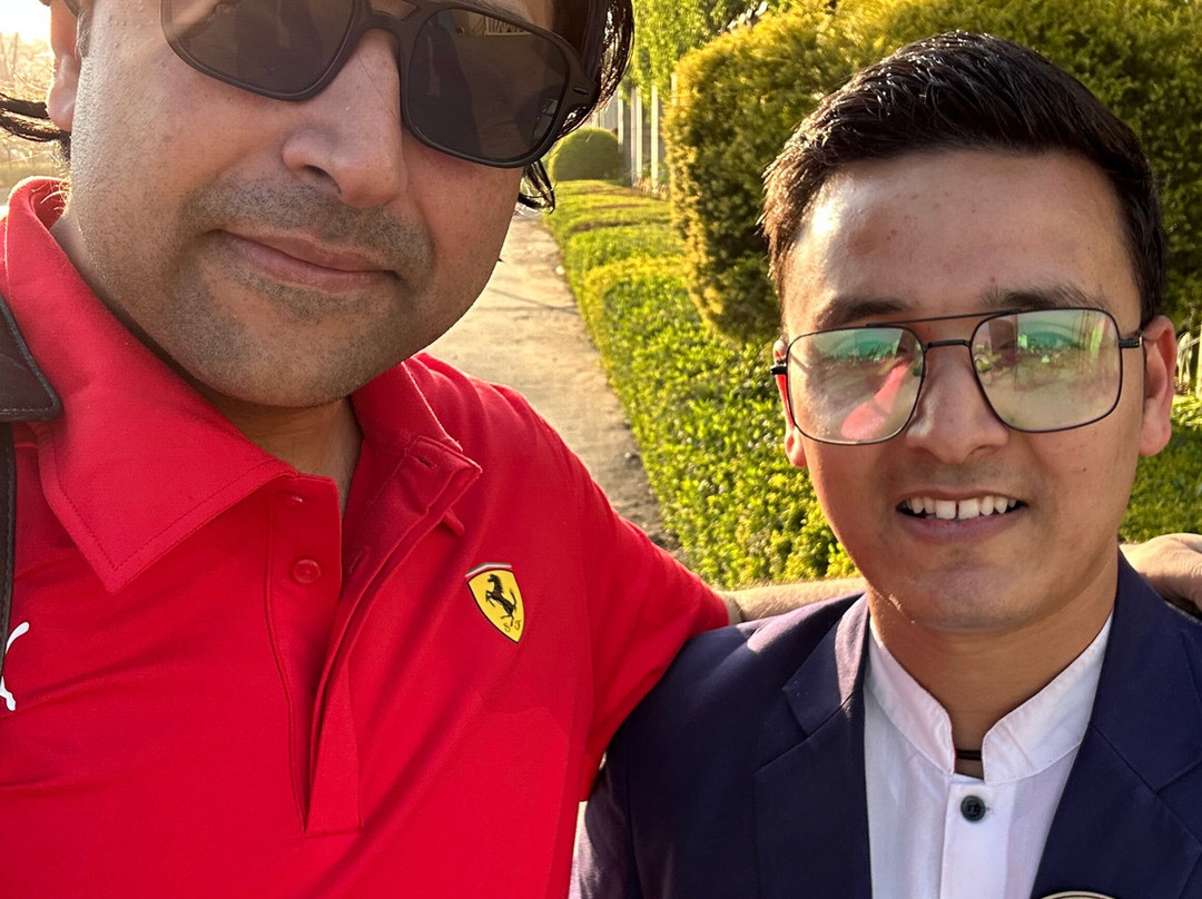 Seyfert Sarovar Premiere主图