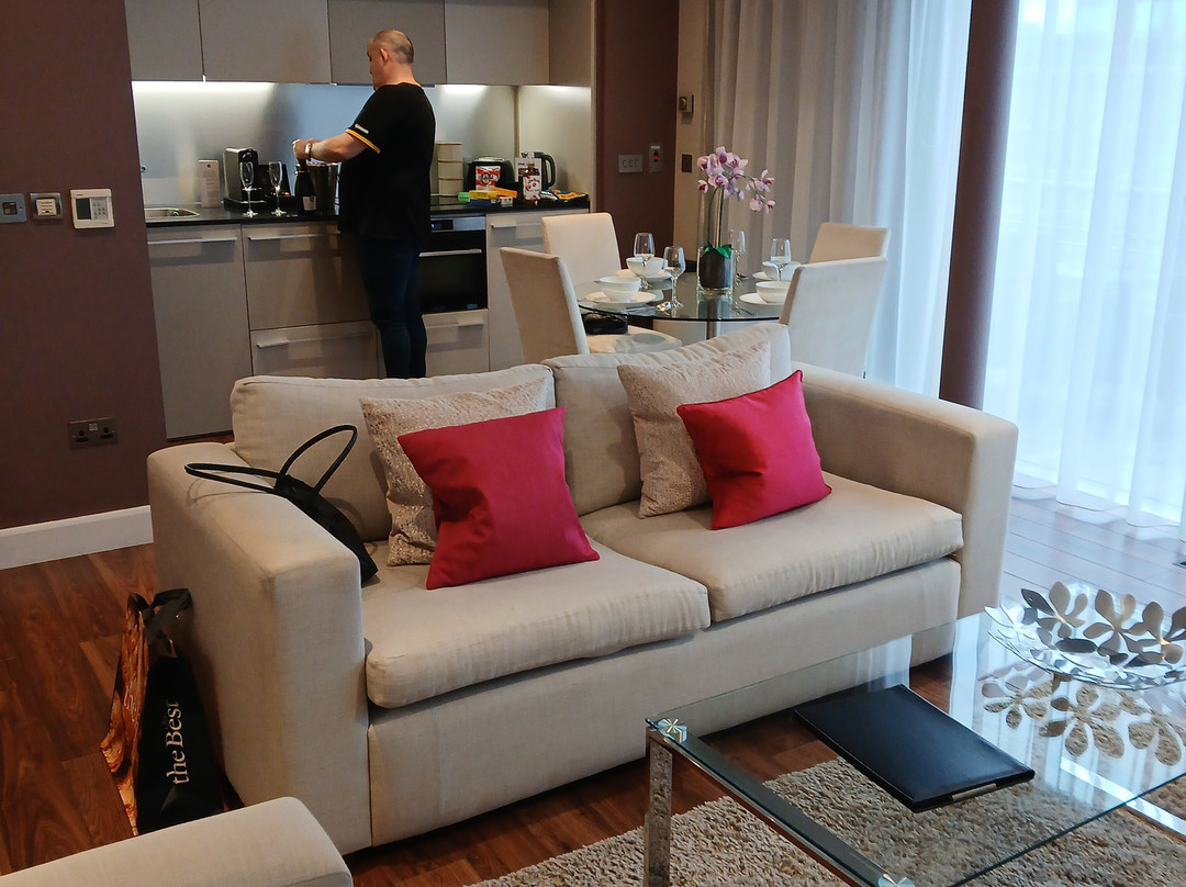 尚波斯酒店主图