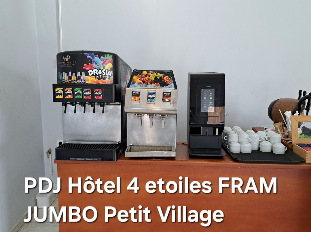 Petit Village Hotel主图
