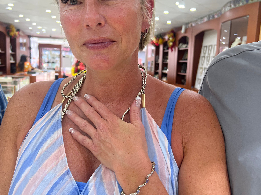 Gold Palace Jewelers-奥腊涅斯塔德必去景点