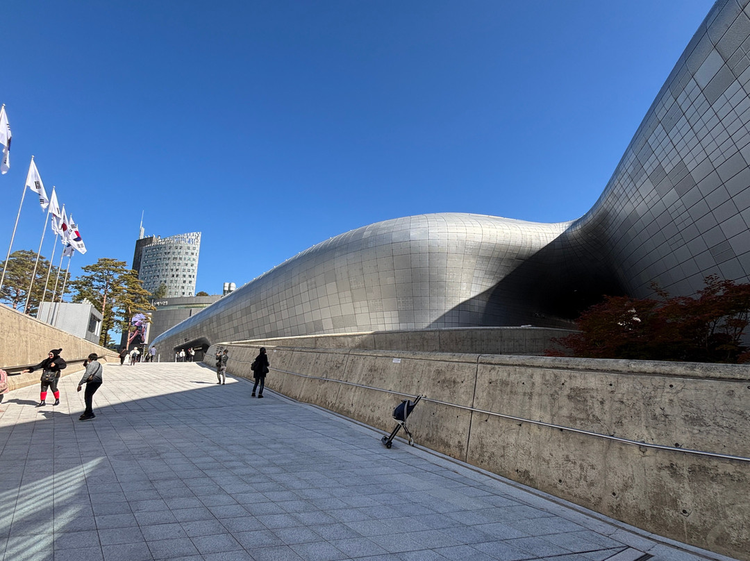 东大门设计广场-首尔必去景点