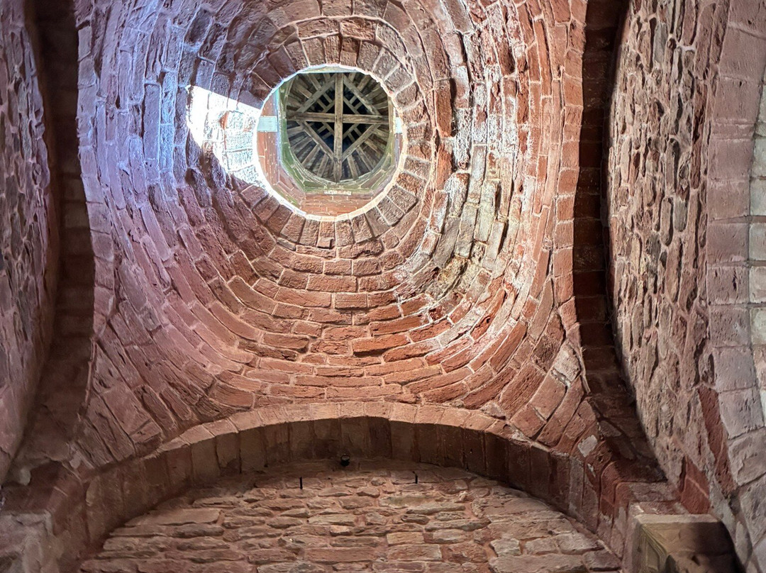 Église Saint-Pierre-Collonges-la-Rouge必去景点