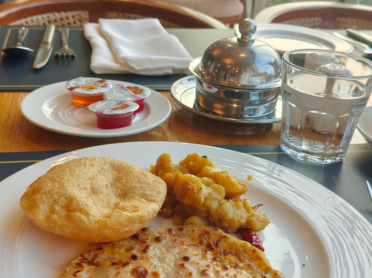 Efcee Sarovar Premiere主图