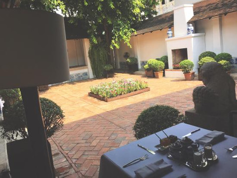 拉差曼哈酒店主图