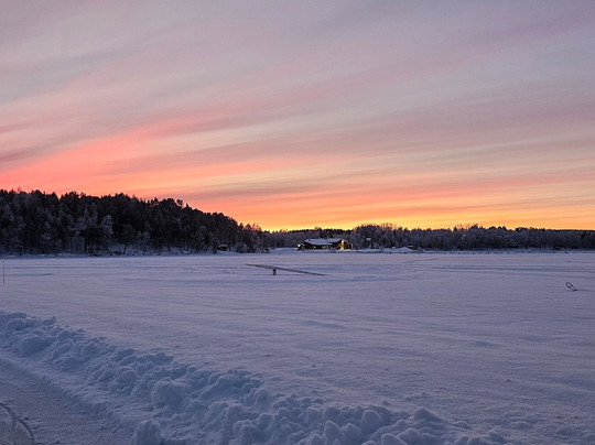 Inari Lake Skating-伊瓦洛必去景点