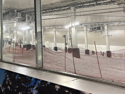 Snozone-米尔顿凯恩斯必去景点