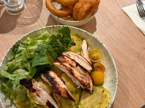 普瑞米尔布里奇沃特酒店