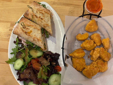 Lucia's Bistro主图