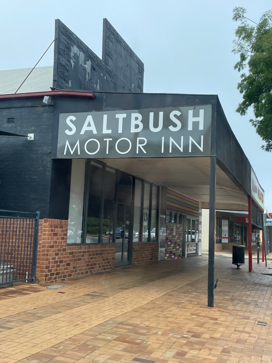 绍布什汽车旅馆-官方