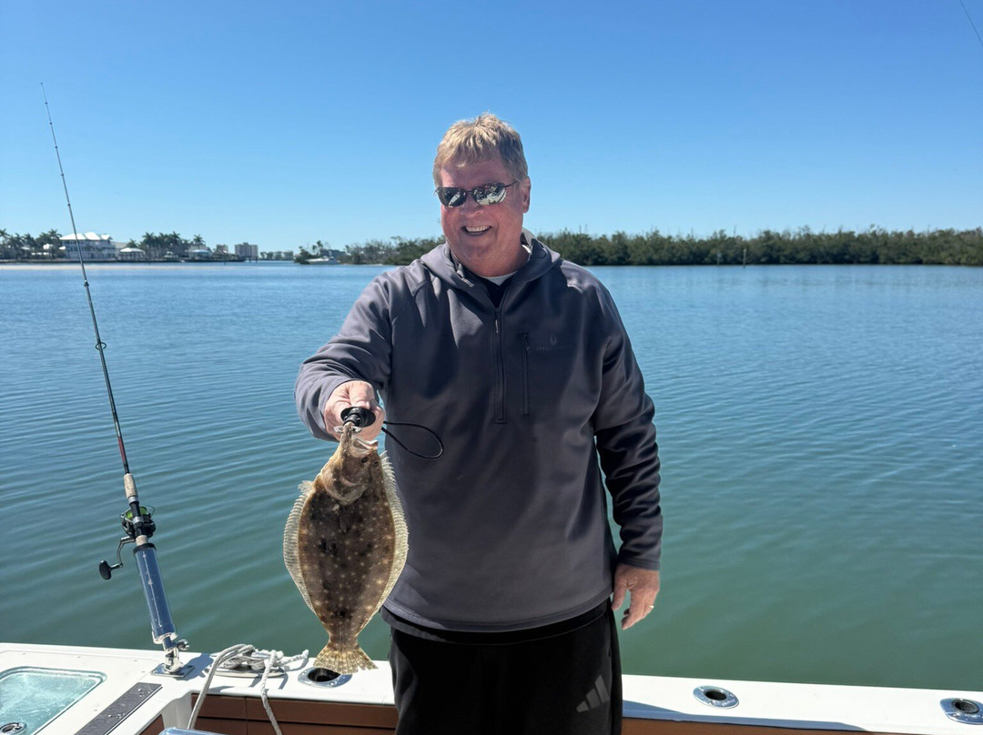 Fort Myers Fishing Adventures-迈尔斯堡海滩必去景点