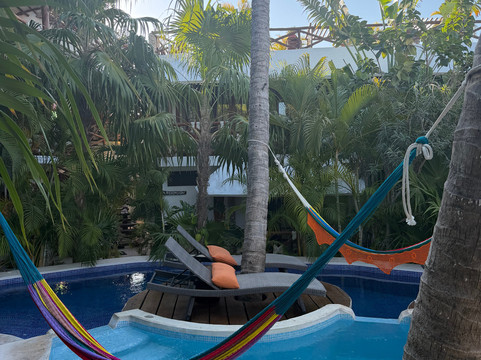 帕拉提酒店-限成人主图