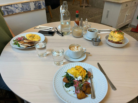 Breakfast Lovers Graça