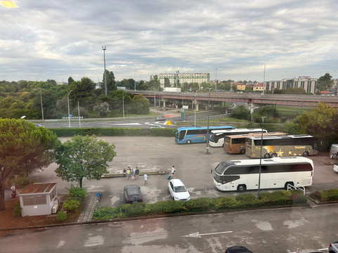 贝尔斯泰亚威尼斯梅斯特主图