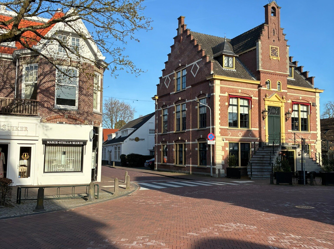 Voormalig raadhuis in Laren-Laren必去景点