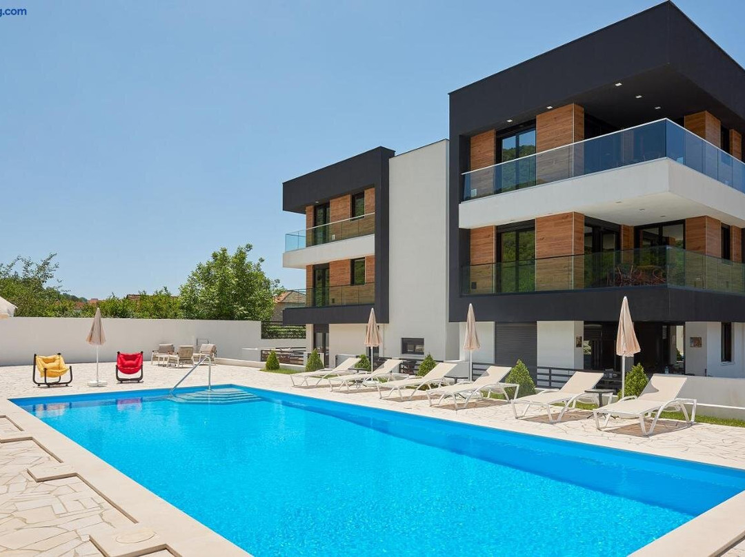 Georgiy Lux Apartments