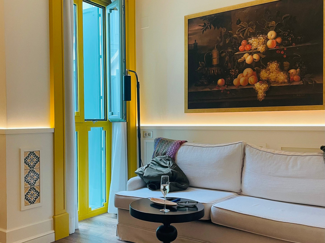 H10卡萨普拉塔酒店主图