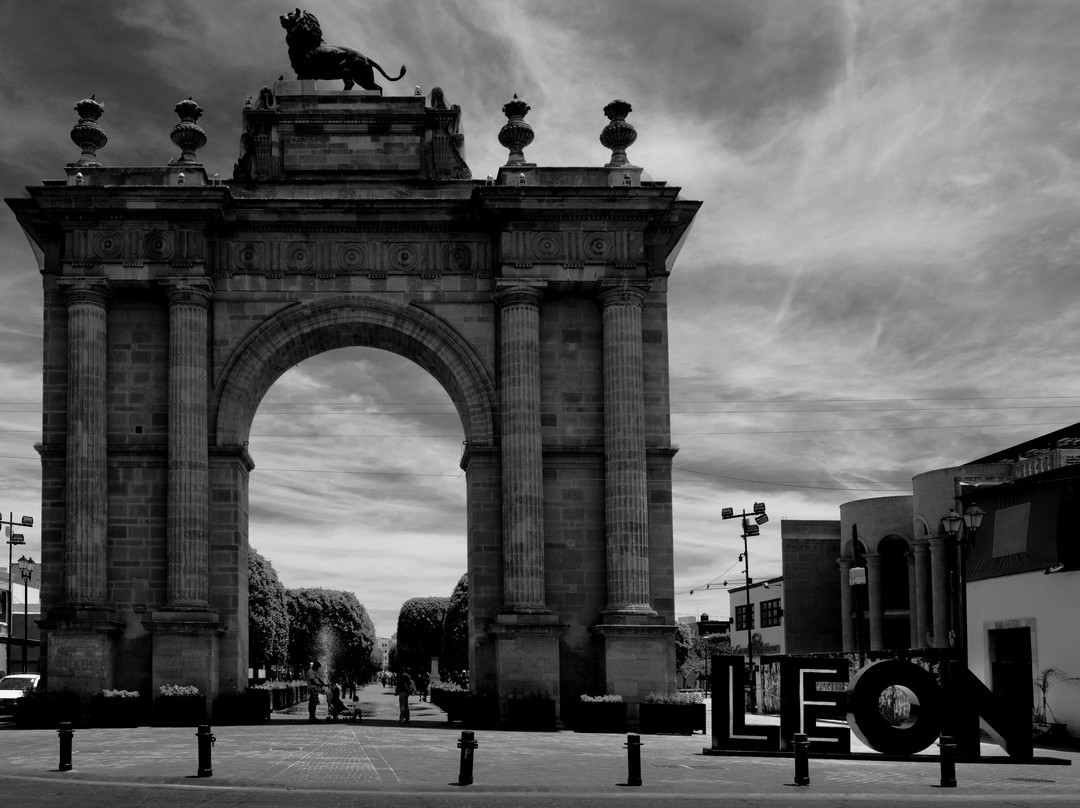 Arco Triunfal de la Calzada de los Héroes-利昂必去景点