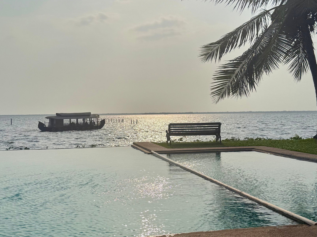 库玛拉孔湖畔度假村主图