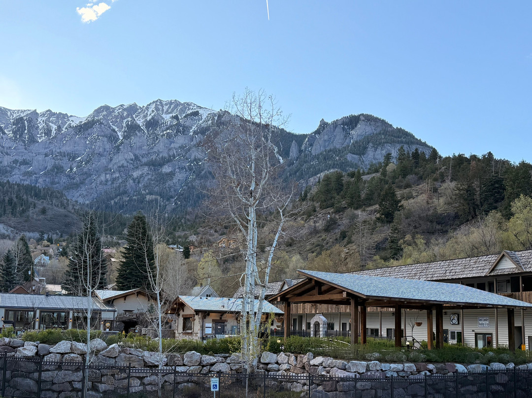 双峰小屋及温泉主图