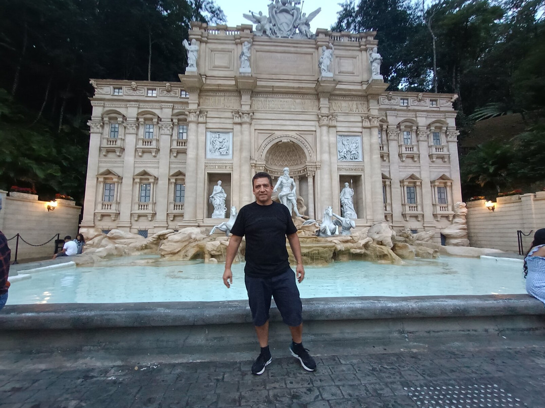 Fontana Di Trevi - Serra Negra/SP