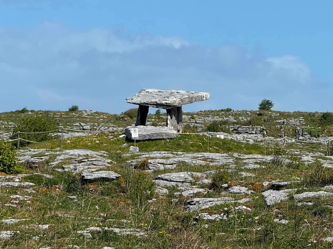 Poulnabrone Dolmen-克莱尔郡必去景点