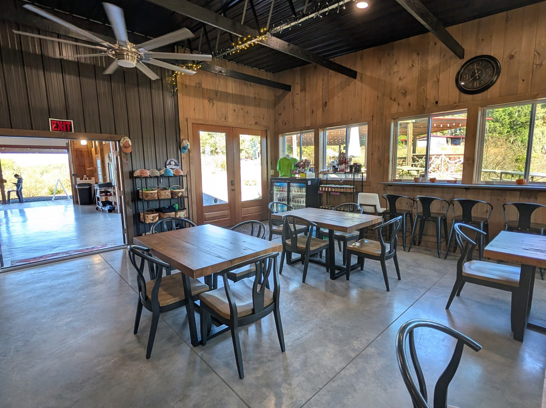 Perry's Berry's Vineyard & Winery-Morganton必去景点