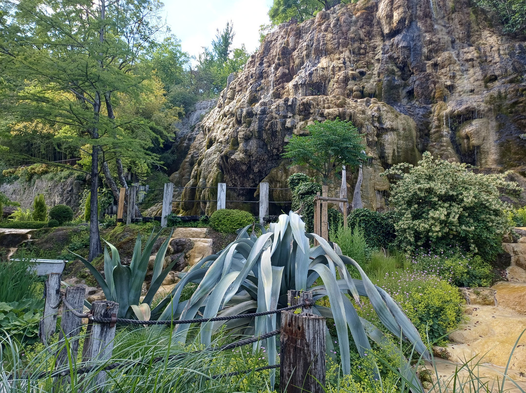 Jardin Des Fontaines Pétrifiantes-La Sone必去景点