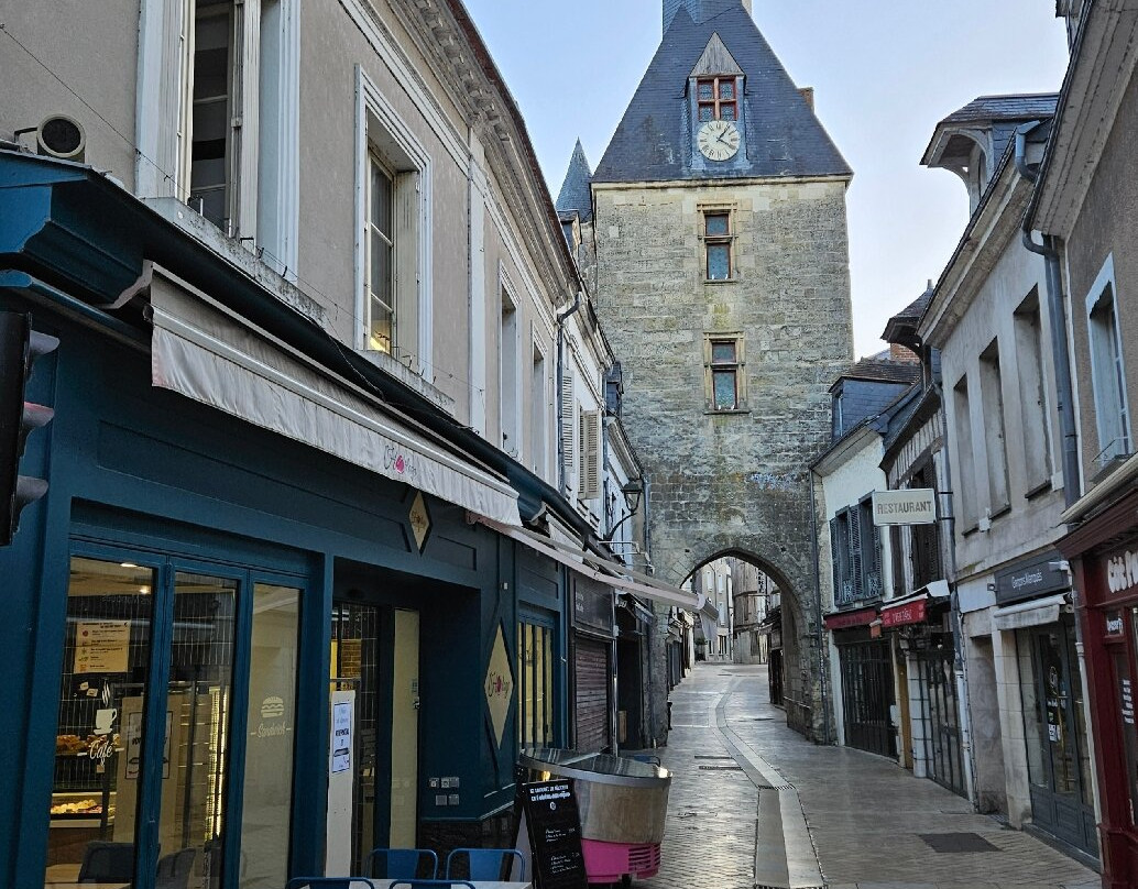 Tour De L’Horloge-昂布瓦斯必去景点