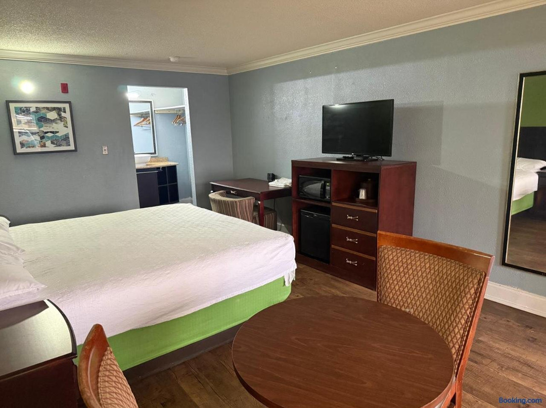 Soho inn & suites